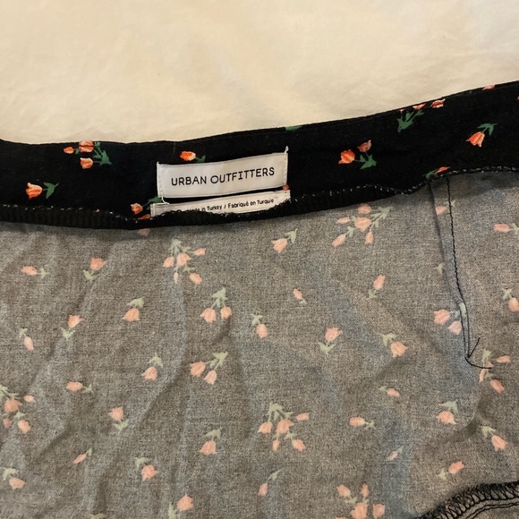 UO Gilly Ruffle Wrap Mini Skirt - Picture 3 of 3